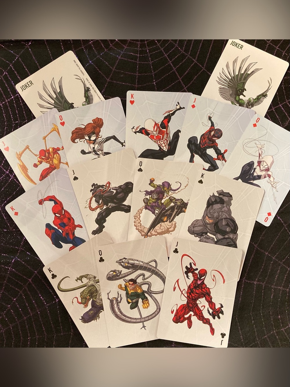 Spider-Man Playing Cards with Iconic Mask Graphics - Picture 2 of 4